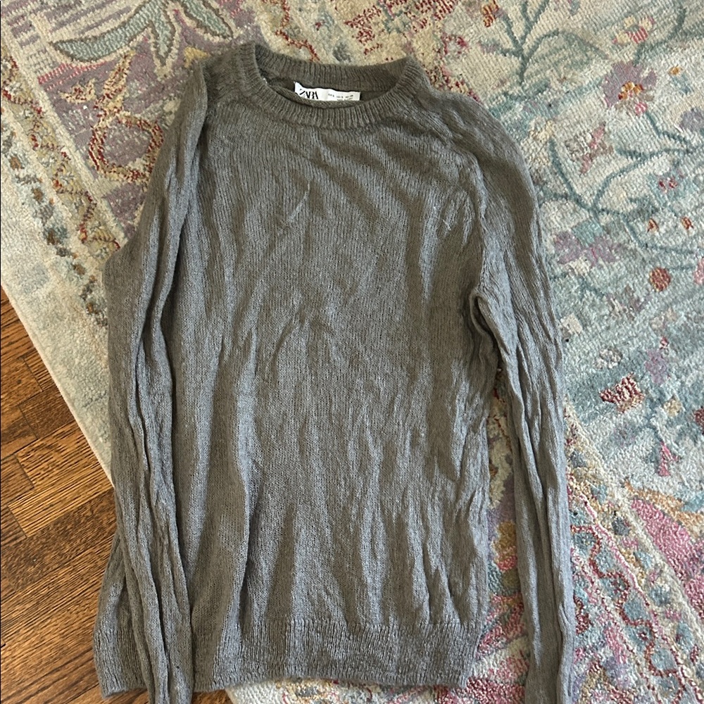 Zara Men's Gray Lightweight Crewneck Sweater